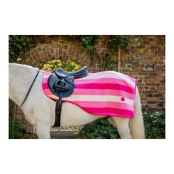Horseware Newmarket Exercise Sheet - Witney Pink -  Farbe: Witney Pink, Grösse Pferd: L